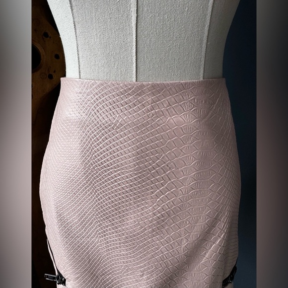 Lovers + Friends faux leather mini skirt. Size XS - Picture 2 of 11